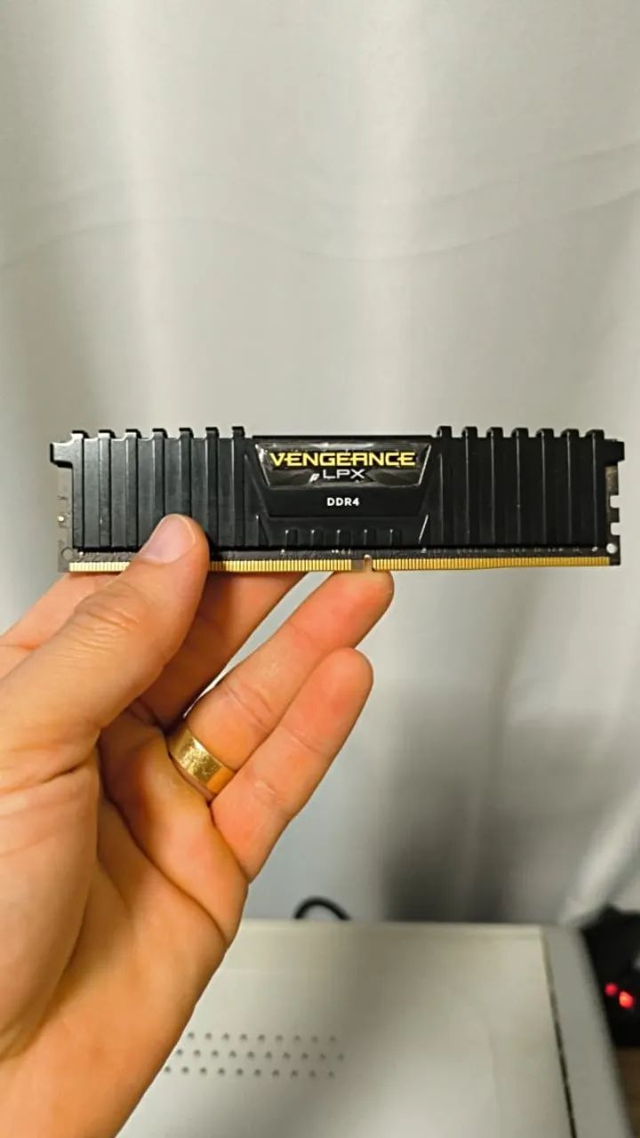 Memória RAM Corsair Vengeance LPX 8GB DDR4 3000MHz