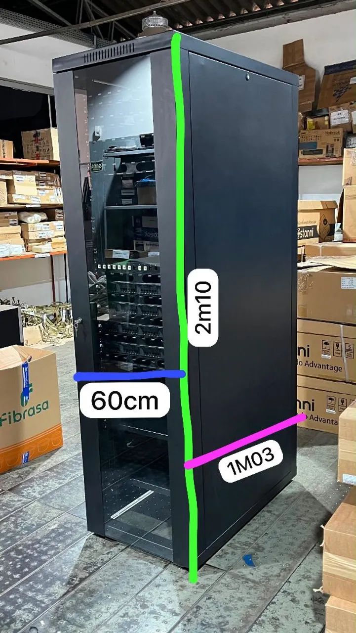 Rackfort 44U com porta de vidro