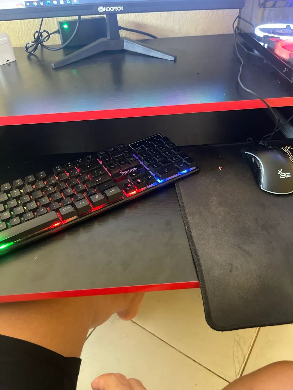 VENDO PC COMPLETO COM MONITOR, MESA, TECLADO MOUSE E FONE!  - Foto 3