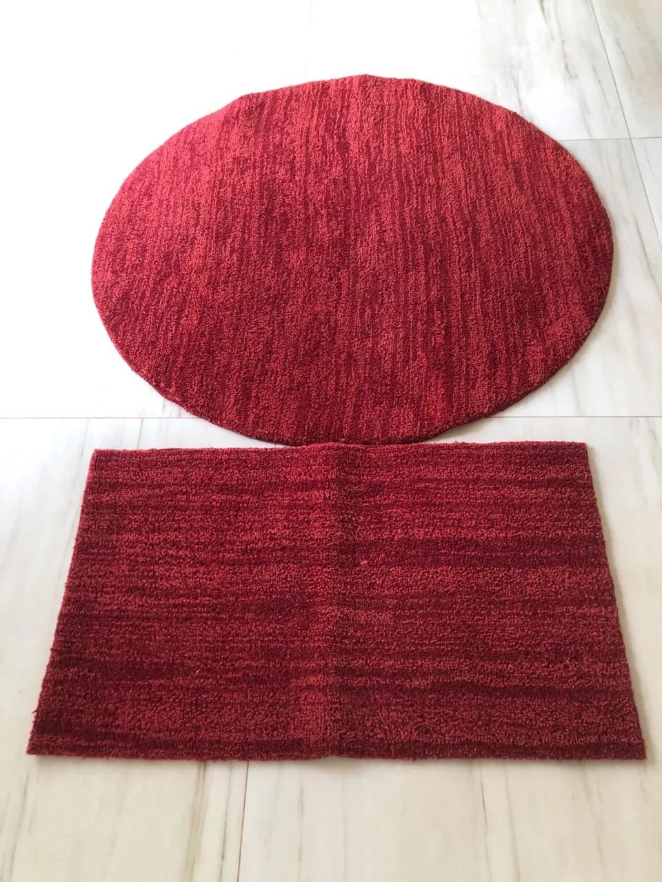 Conjunto com dois tapetes