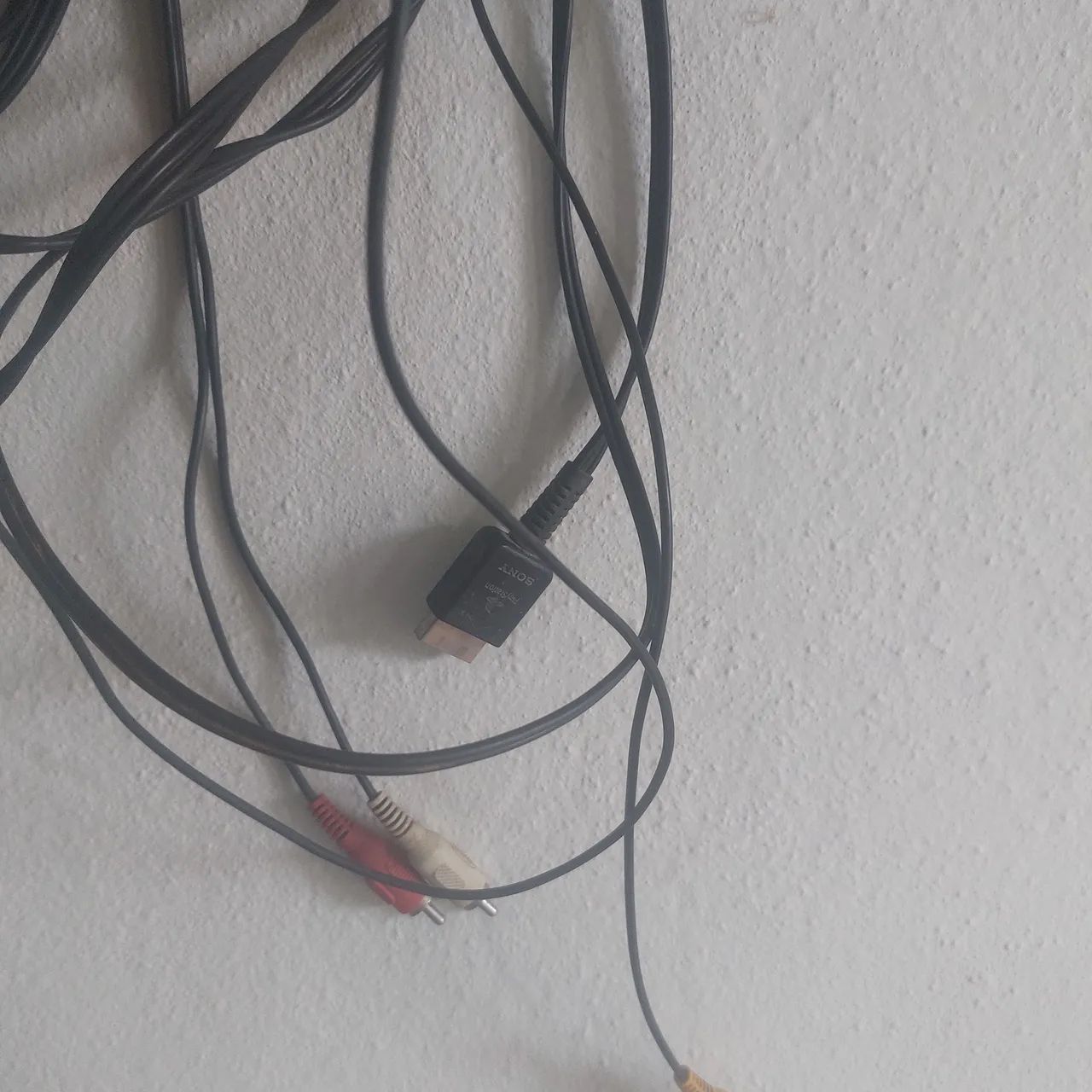 Cabos e pen-drive ps2