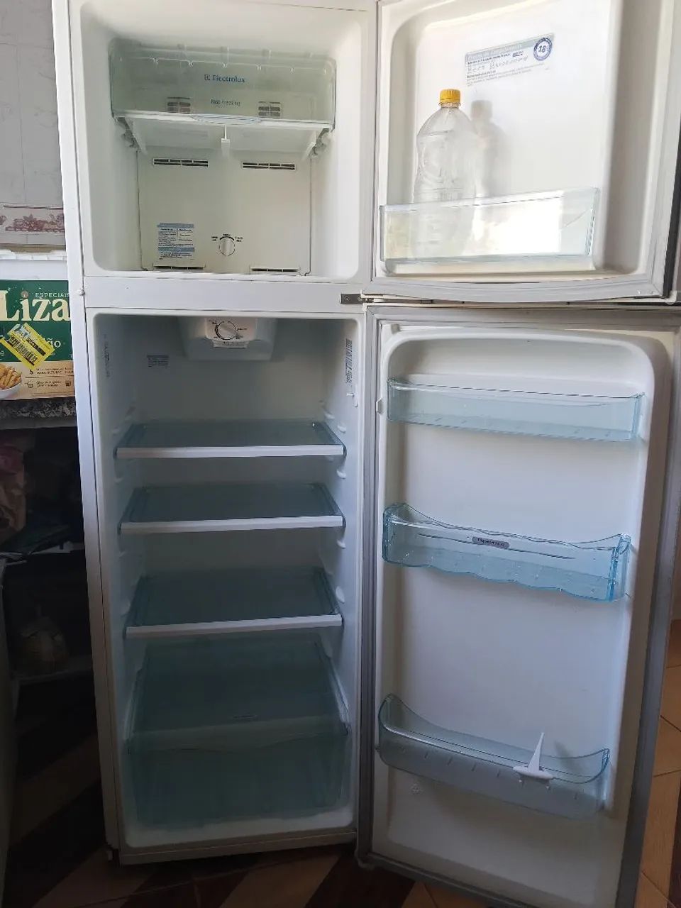 Geladeira com defeito e sem gás