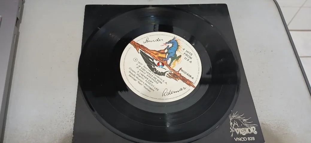 Disco Compacto EP "4 Hits From USA" - Coletânea Ano 1977 - Vintage - Foto 5