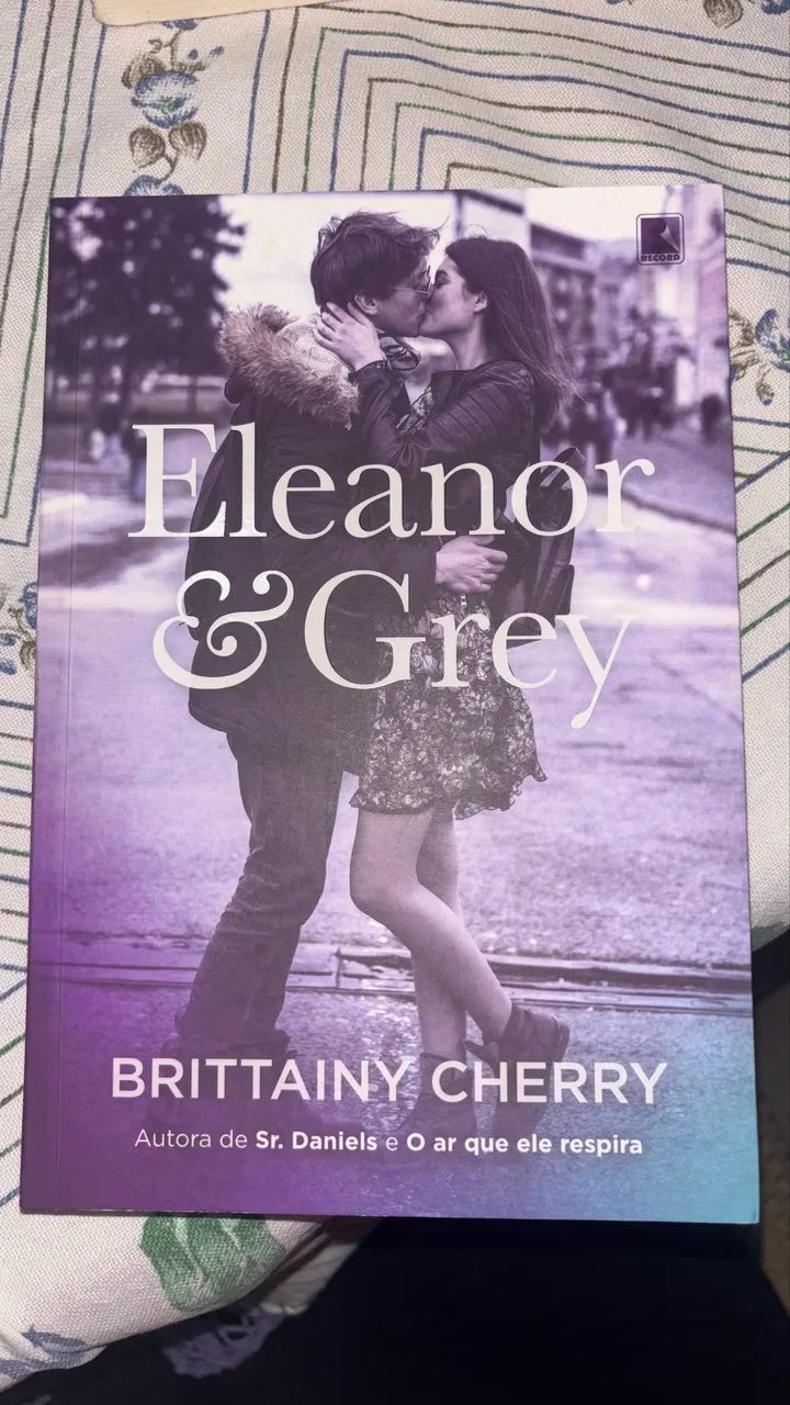 Livro Eleonor e Grey