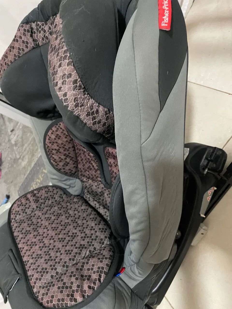 Cadeirinha de bebê para carro semi nova