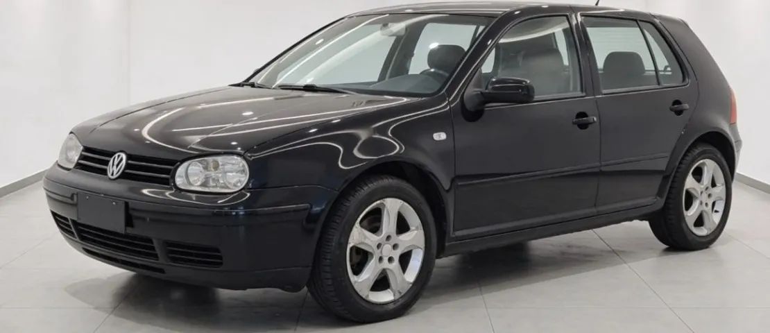 Volkswagen Golf 2.0/2.0 T. Flex Mec.(black & Silv) 2002