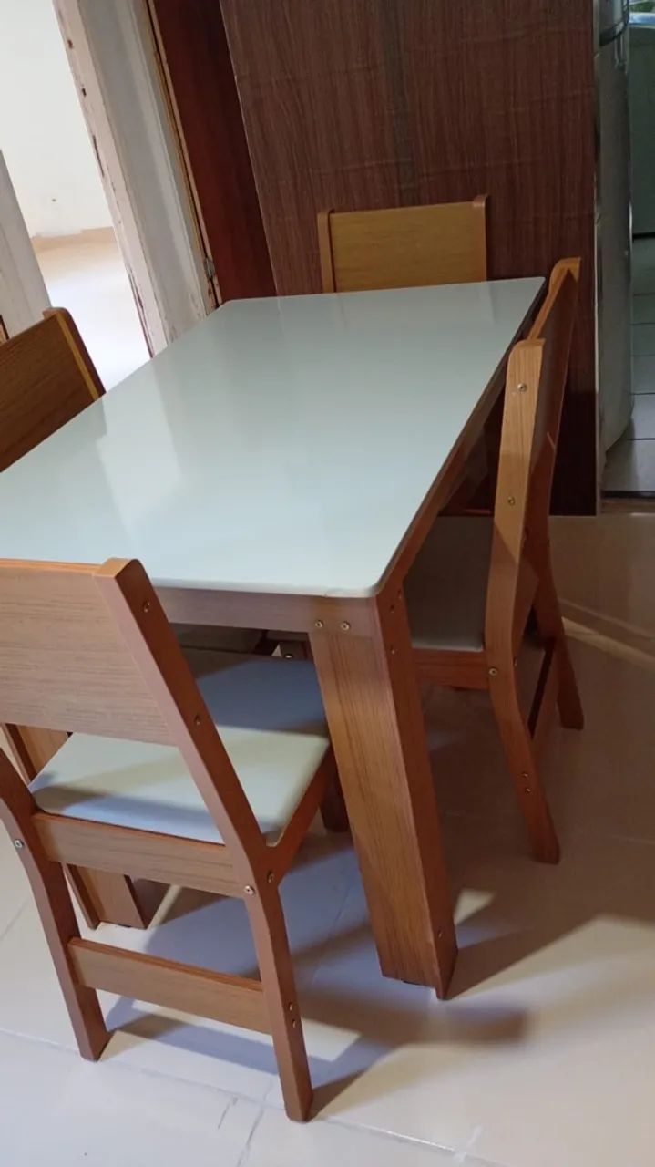 Mesa 4 cadeiras - Novo 