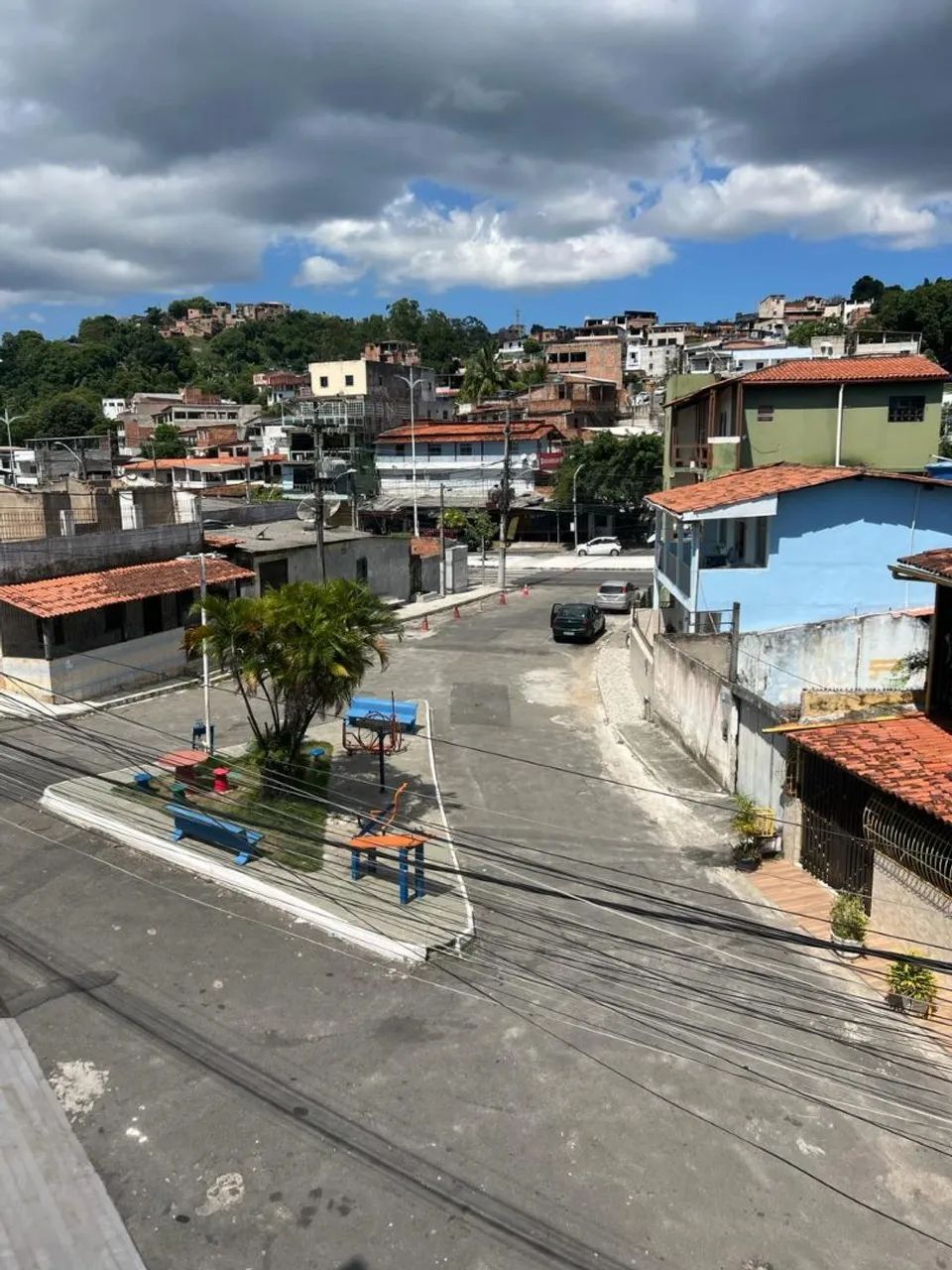 CASA 2/4 NA SUBURBANA - ESCADA