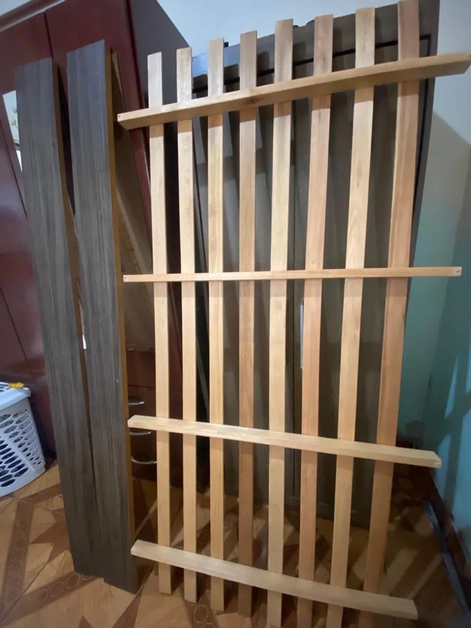 Vende-se cama de solteiro em ótimo estado