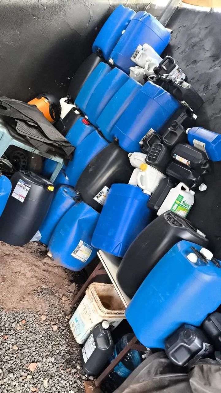 Vendo galão de 50 litros 
