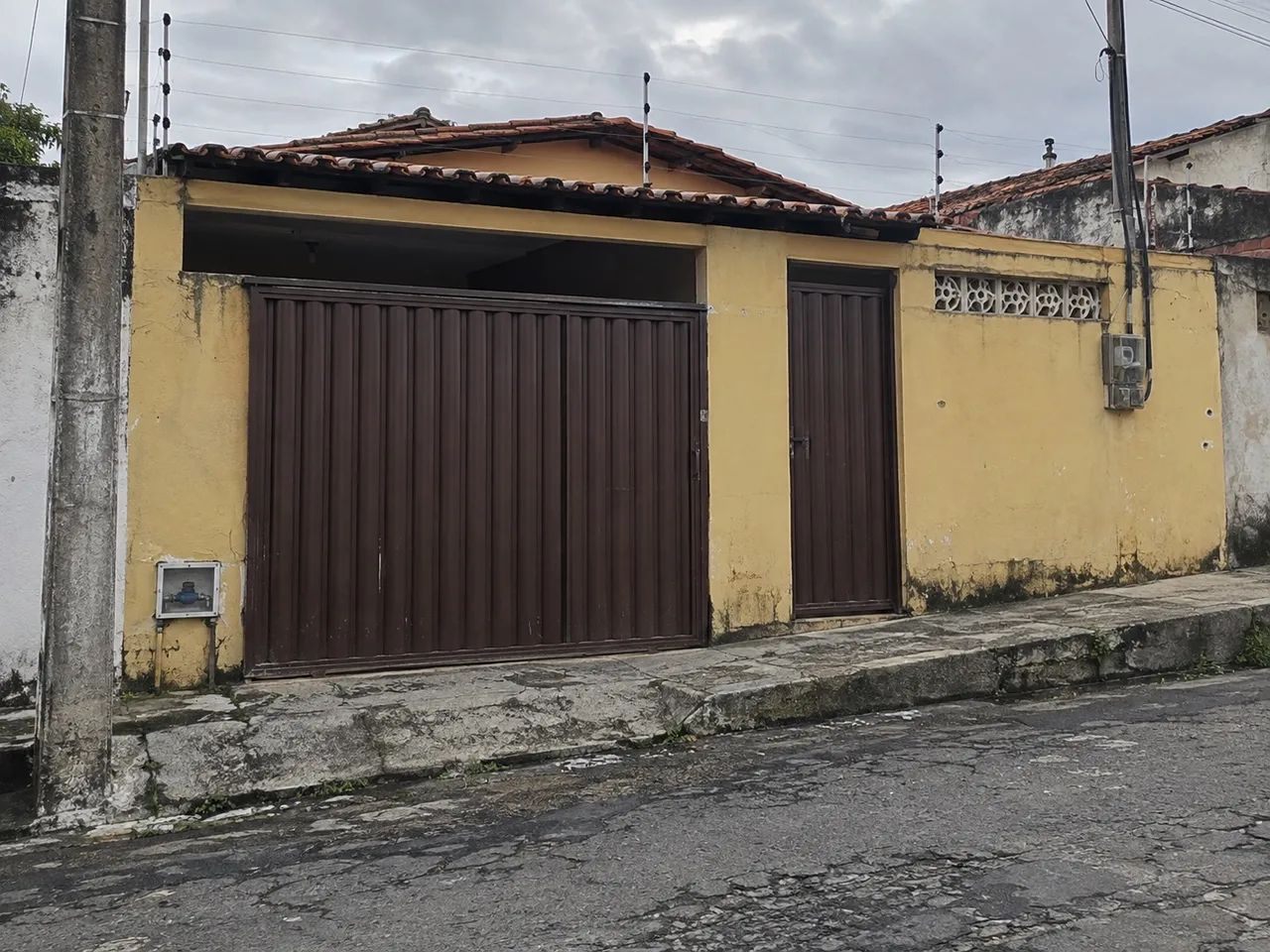 Casa a venda no QUINTINO CUNHA, com 2 quartos 