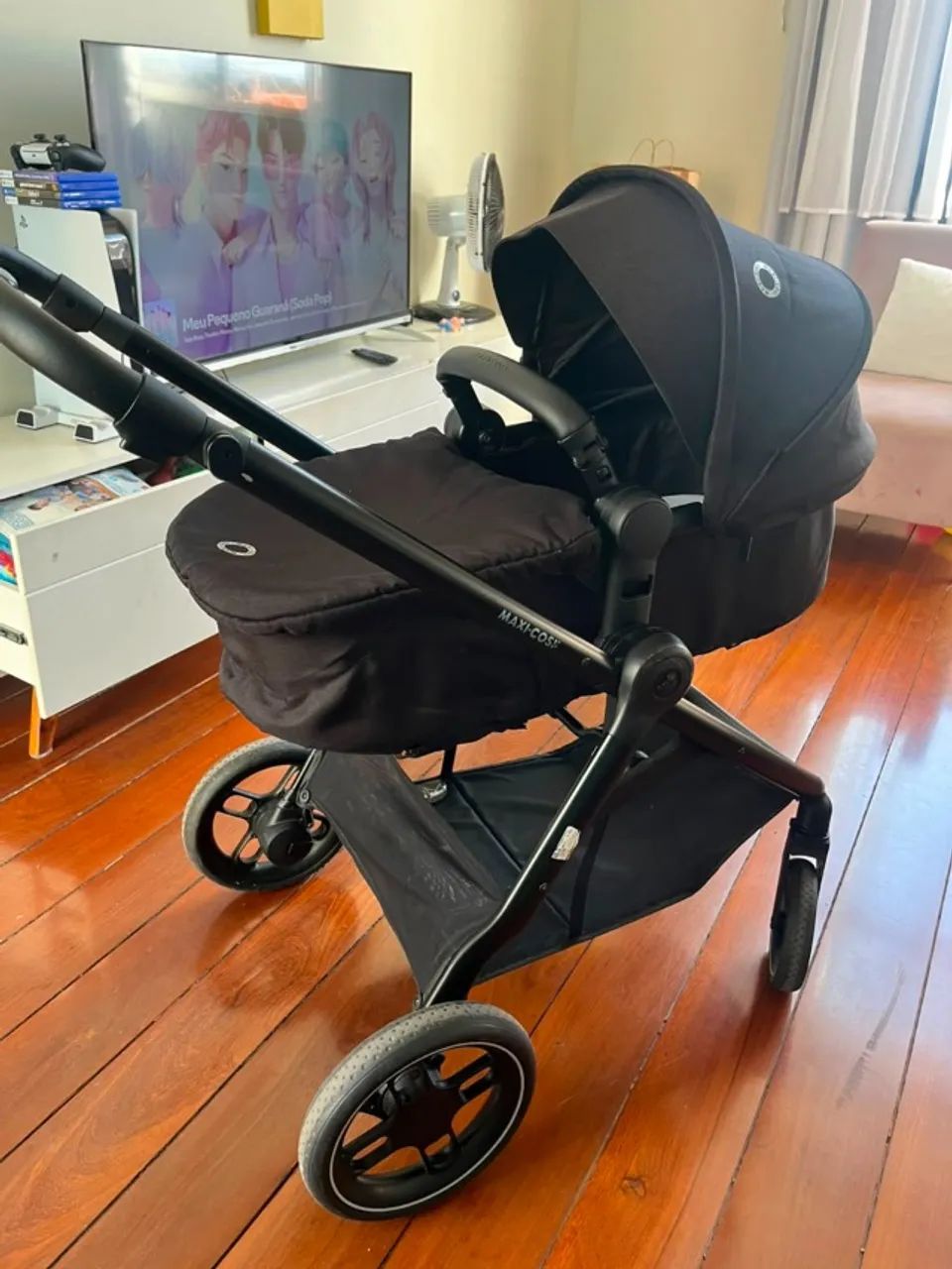 Carrinho de bebê Maxi Cosi Anna3 moisés com bebê conforto e base para carro