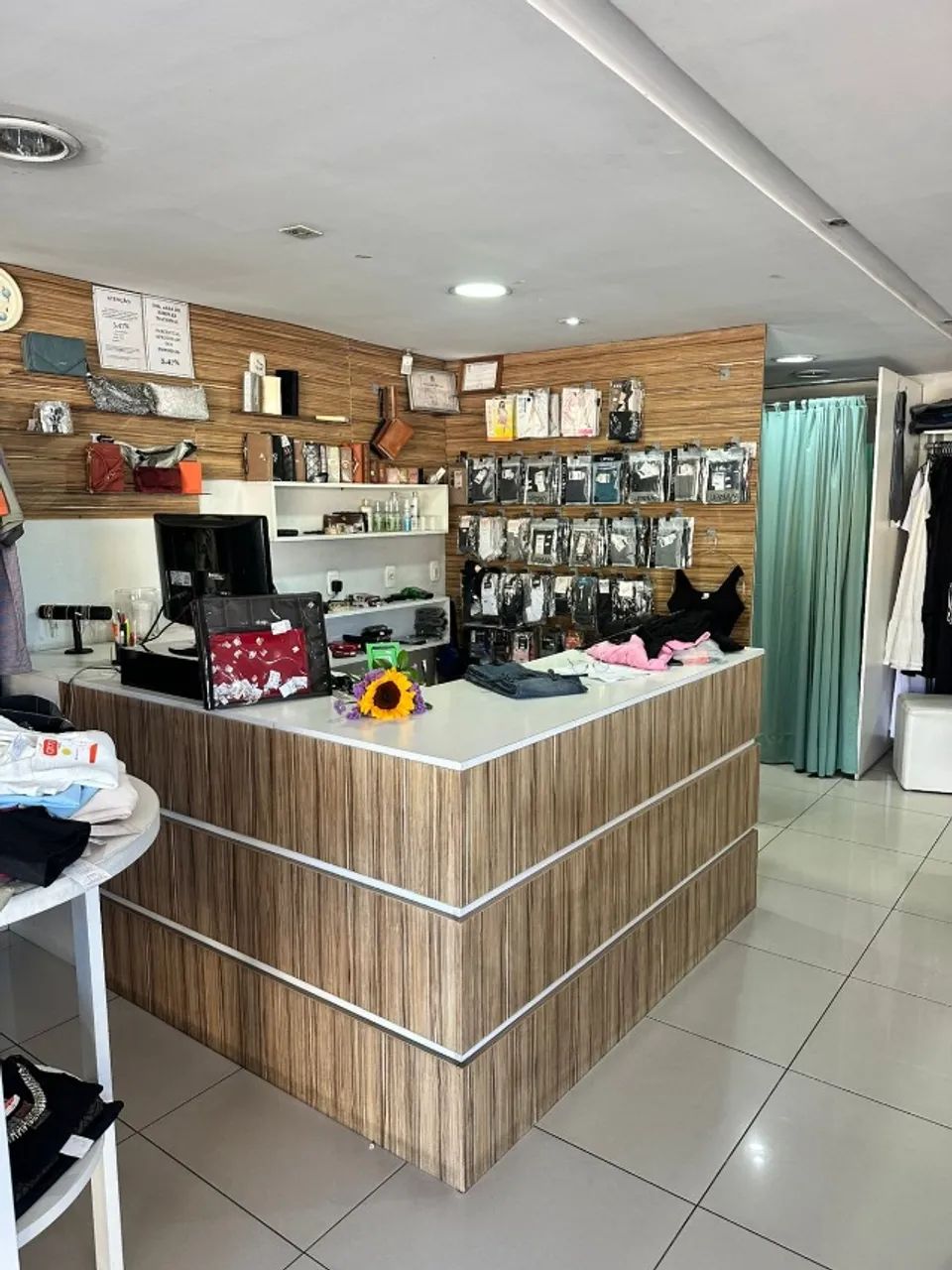 Loja de calçados e roupas - Foto 15