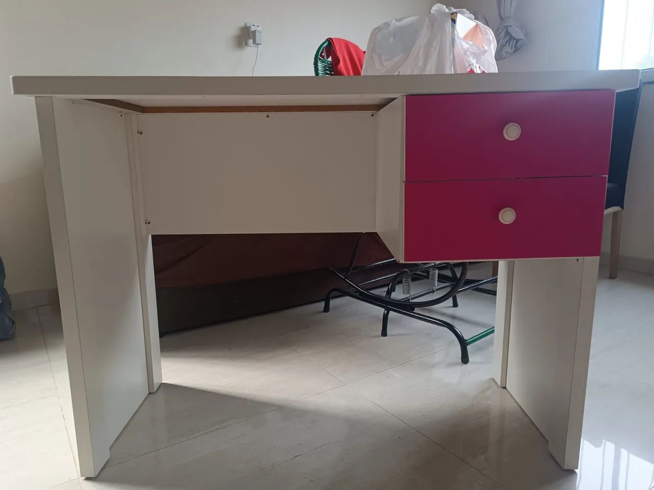 Escrivania de MDF - Foto 4