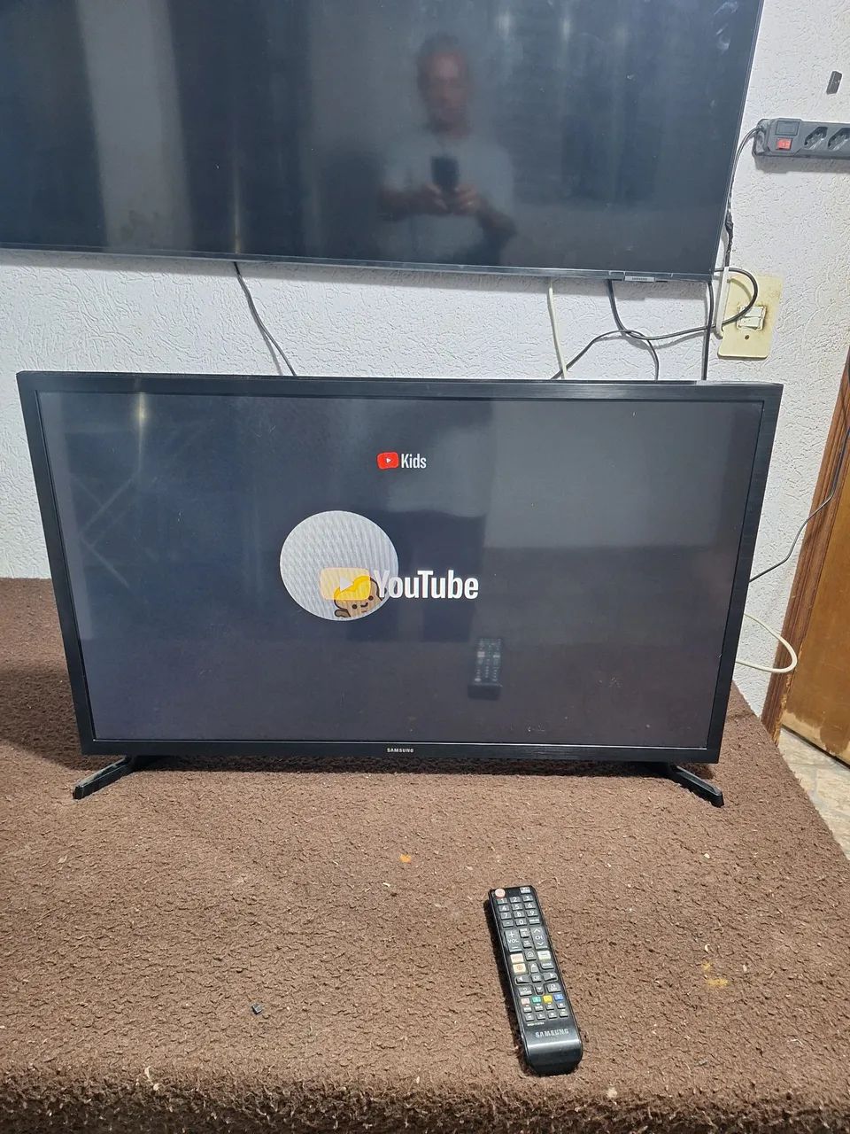 TV SMART SANSUNG TYZEM 32 POLEGADAS FUNCIONANDO PERFEITAMENTE SEM DETALHES ACEITO CARTÃO  - Foto 2