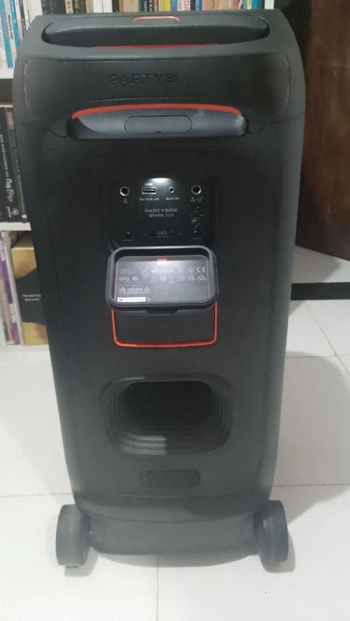 JBL PartyBox 320 com duas baterias e bag - Foto 3