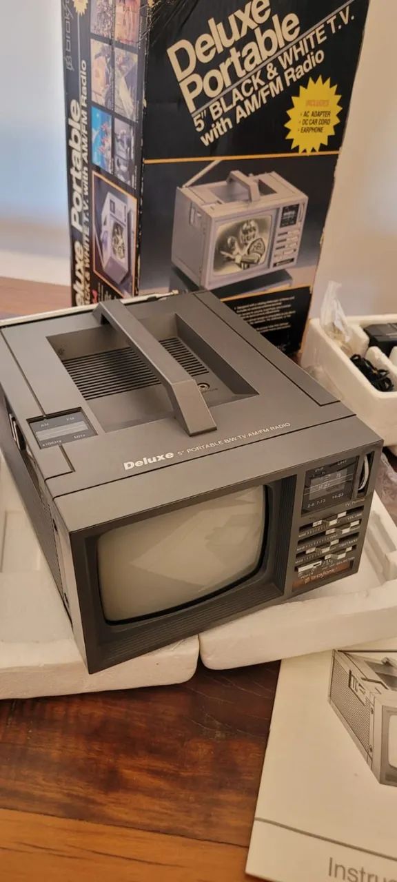 TV Deluxe Portable CTRE864 - Foto 2