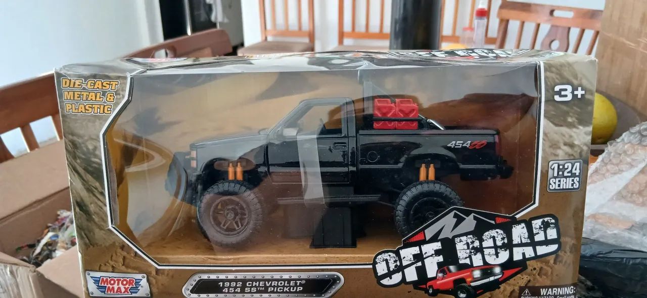 Miniatura Chevrolet Pick-up off rod 1/24 - Foto 3
