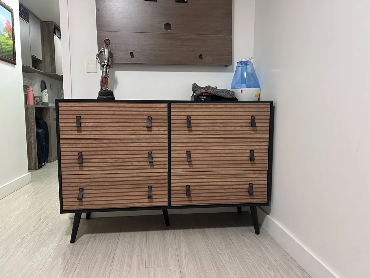 Cômoda com 6 gavetas 