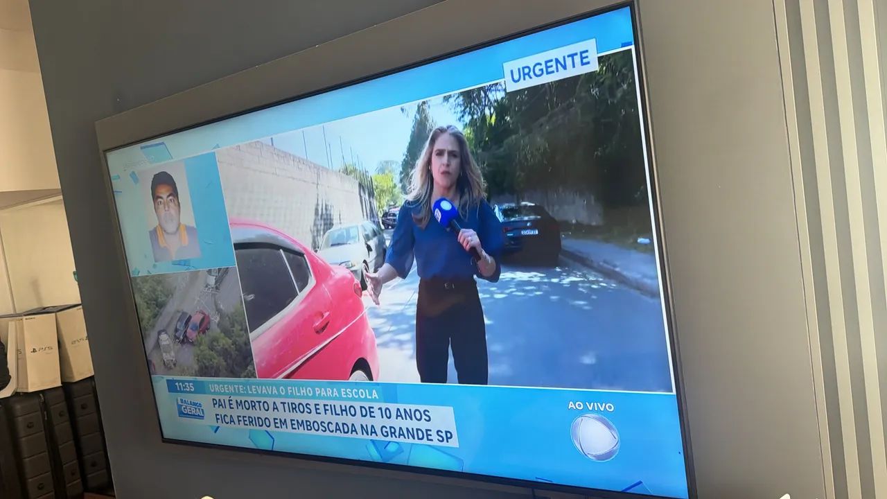 Smart TV 70" Samsung UHD 4K Crysta - Foto 2