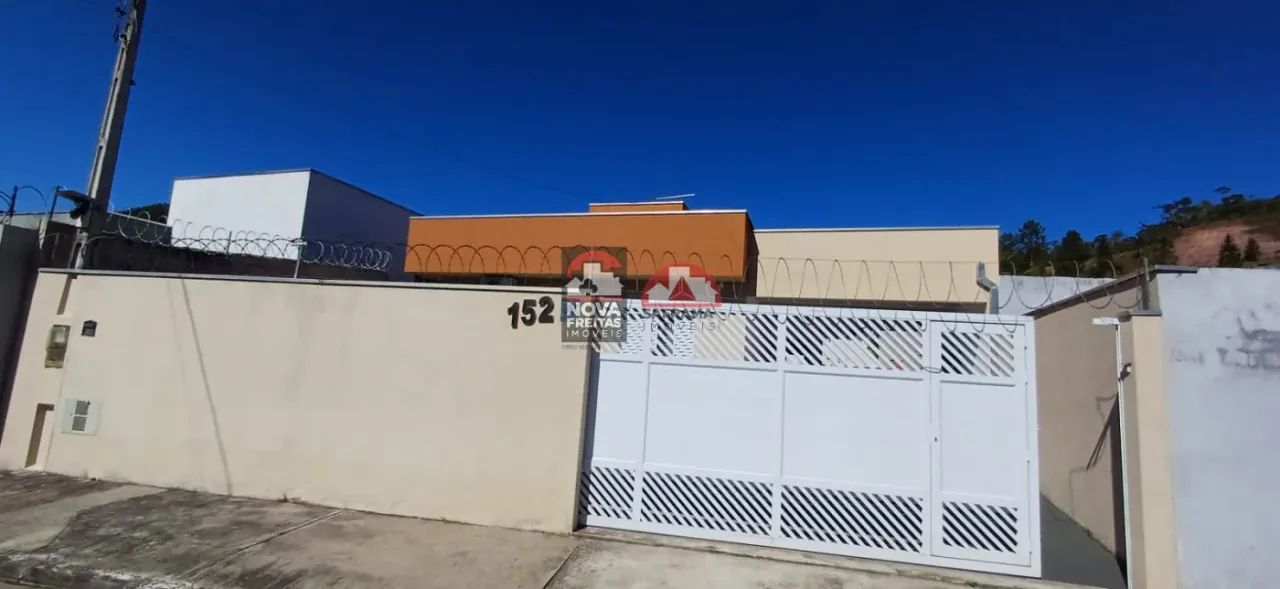 Ótima casa com três dormitórios sendo uma suite próximo a faculdade Modulo
