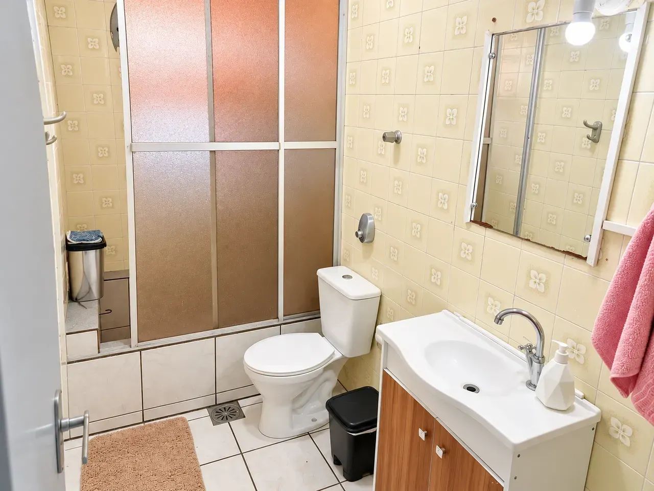 Sobrado com 192 mts 2 com 3 quartos e 1 suíte, terraço e edícula em Canto - Florianópolis  - Foto 2