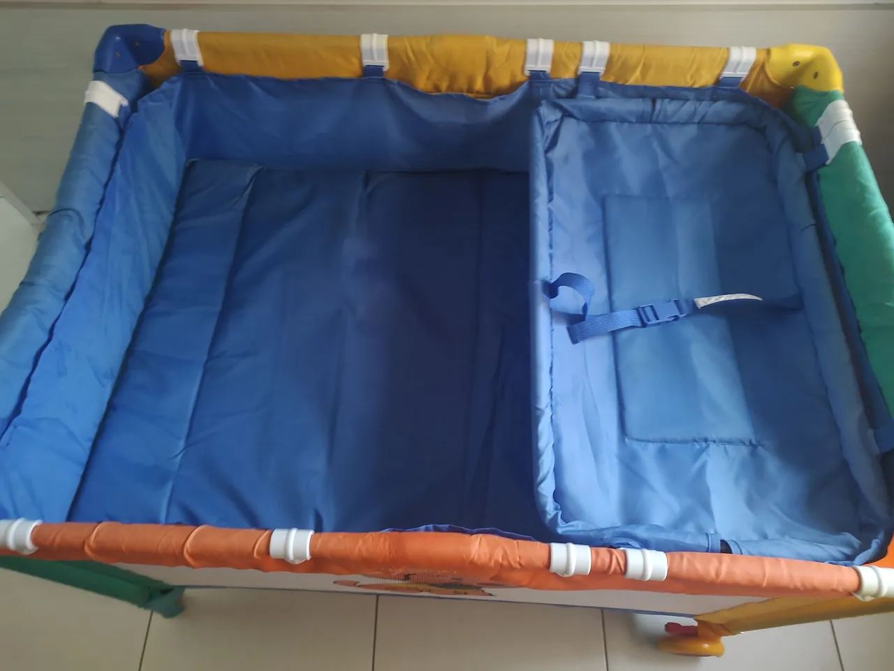 Berço, chiqueirinho, trocador de fralda, colorido, desmontável, em nylon, - Foto 2