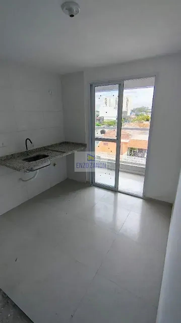 Apartamento com 2 dormitórios (suíte) sacada com pia e tomada para Grill. Baixo valor de c