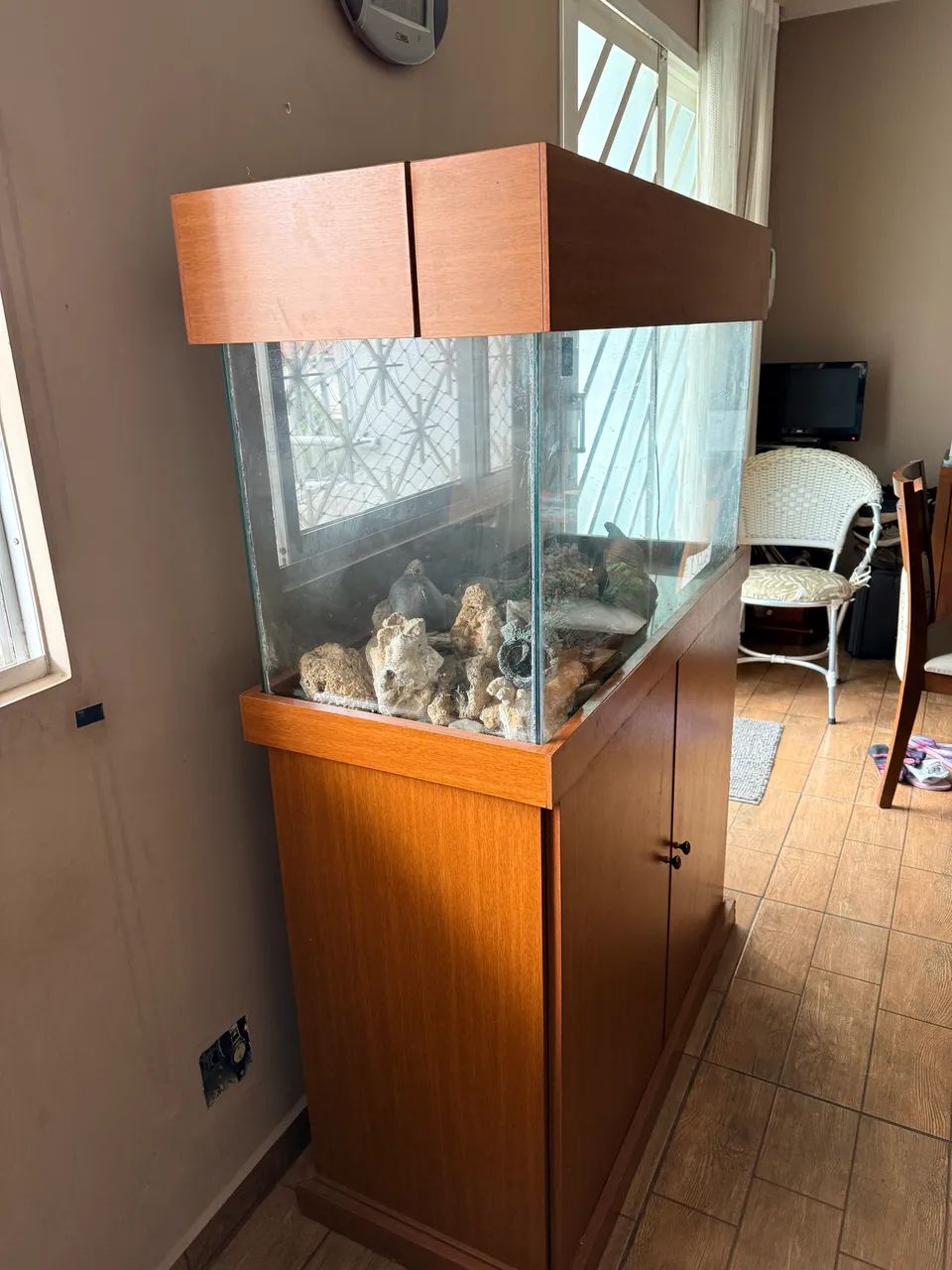 Aquário 100 l com com móvel e acessórios inclusos - Foto 4