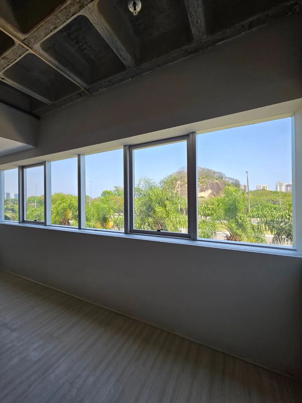 Aluguel - Salas Comerciais com ar-condicionado - Barra da Tijuca