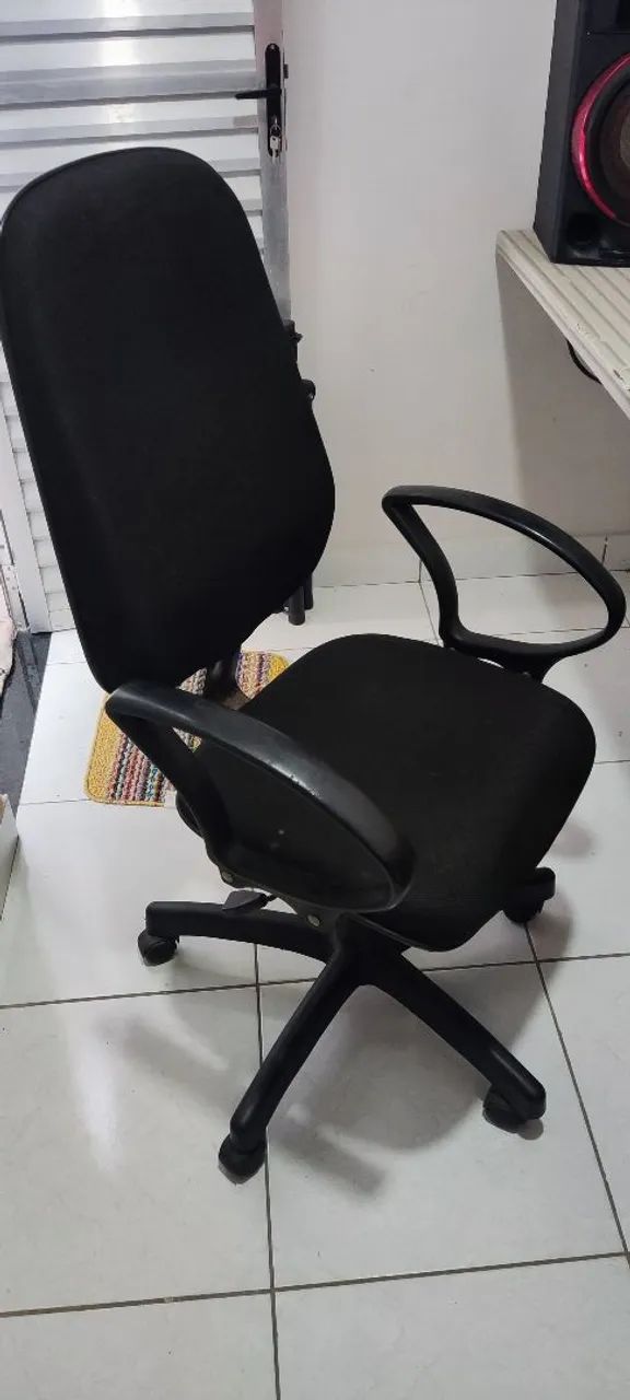 CADEIRA EXECUTIVA COM BRAÇO EM PERFEITO ESTADO - Foto 2