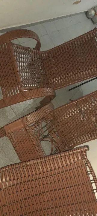 Conjunto 4 cadeiras precisando trocar as tiras - Foto 3