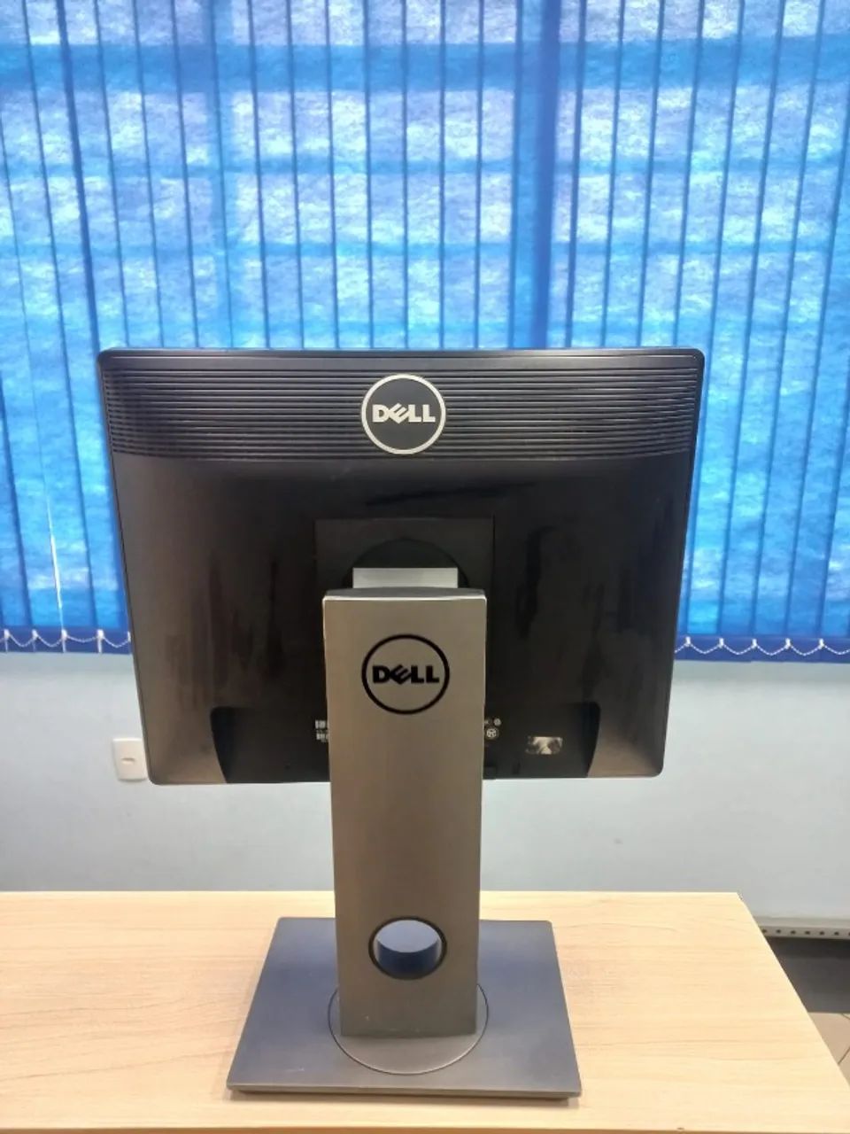 MONITOR DELL 19