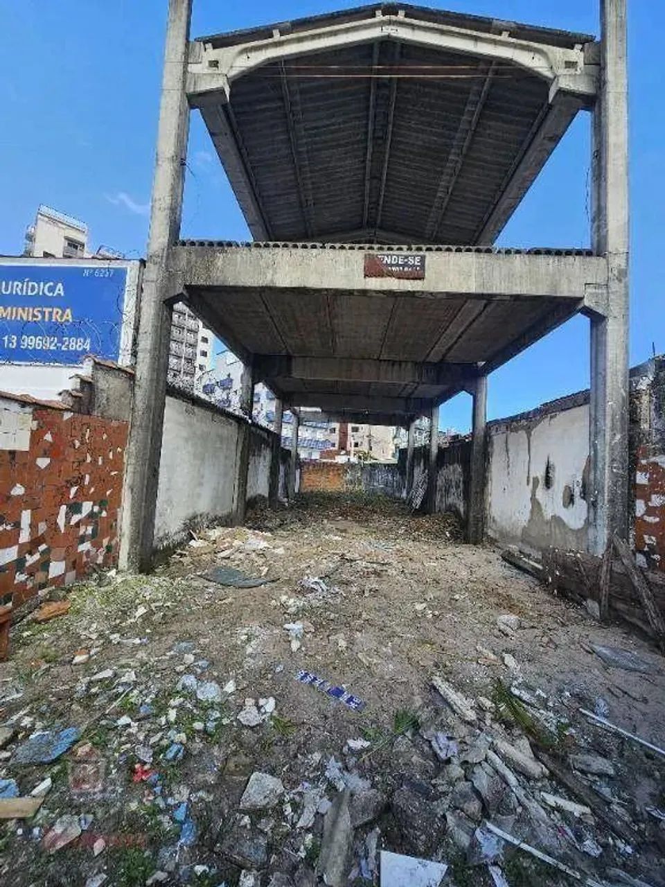 Terreno com galpão à venda na Avenida Kennedy 187 m² por R$ 1.500.000 Tupi Praia Grande SP - Foto 2
