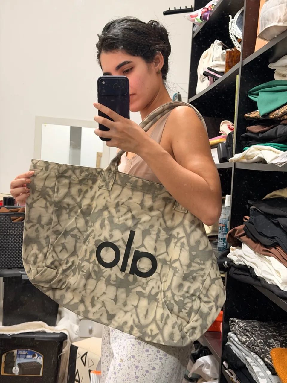 Bolsa Alo tote bag cinza  - Foto 3