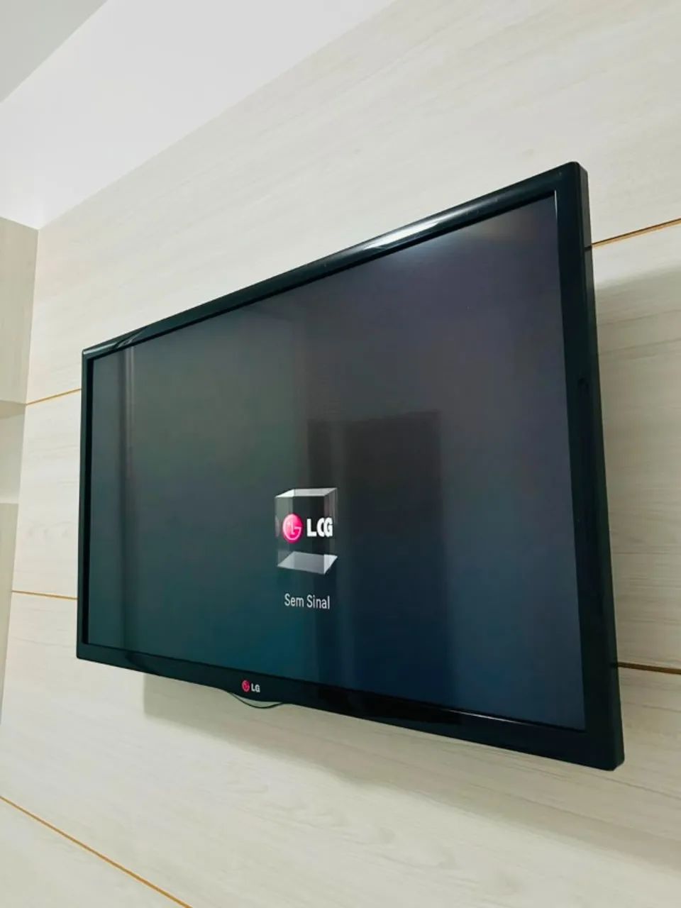 Smart TV LG 32 Polegadas (Modelo 32LN570B) - Perfeita para uso - Foto 3