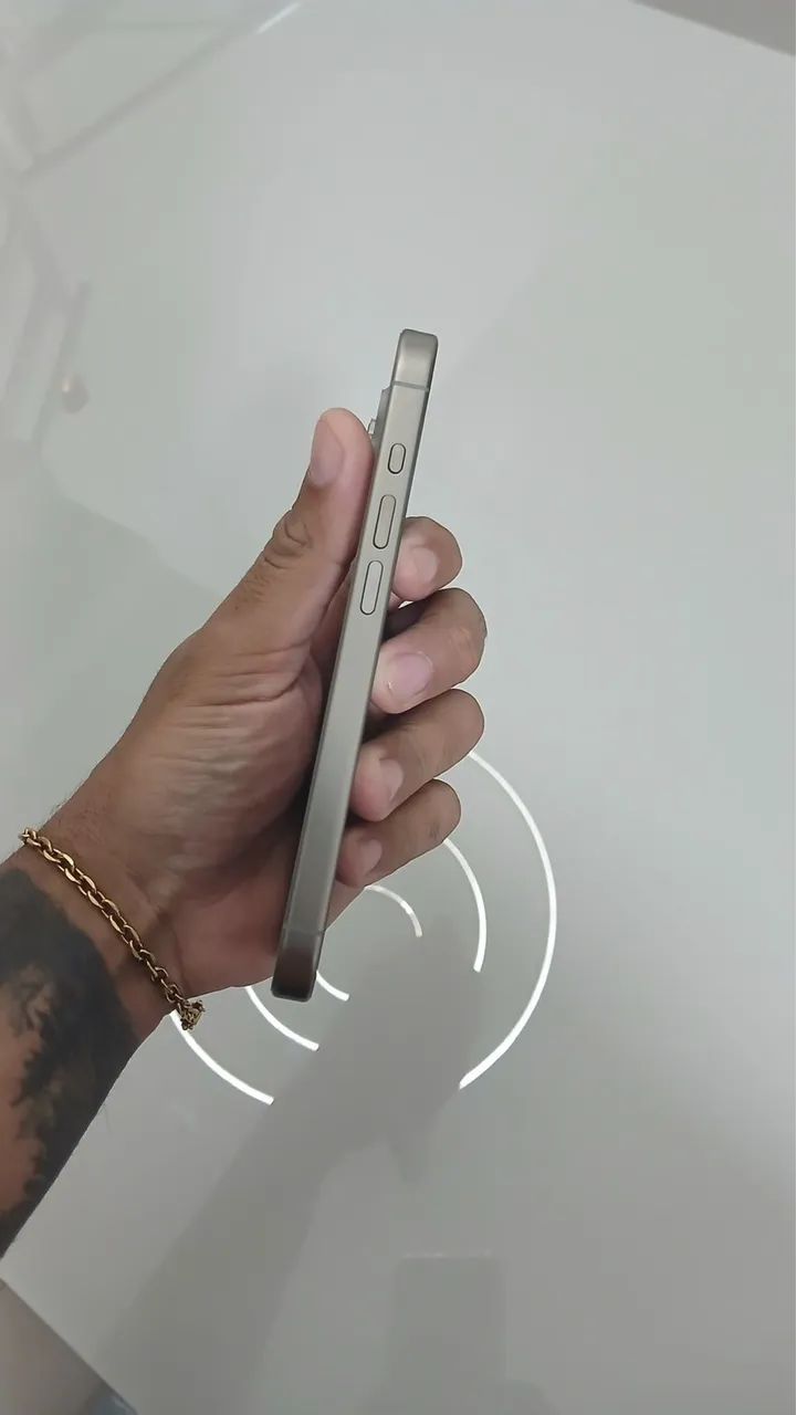 iPhone 15 Pro - Foto 2