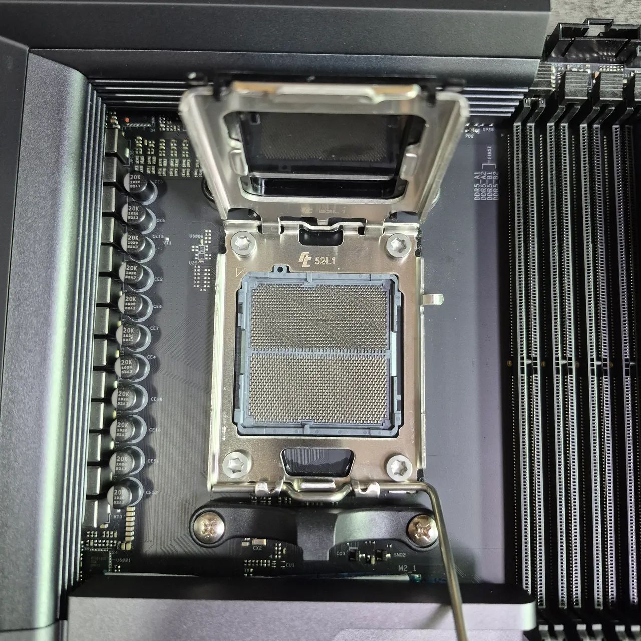 Placa mãe NZXT N7 B850 na garantia - Foto 2