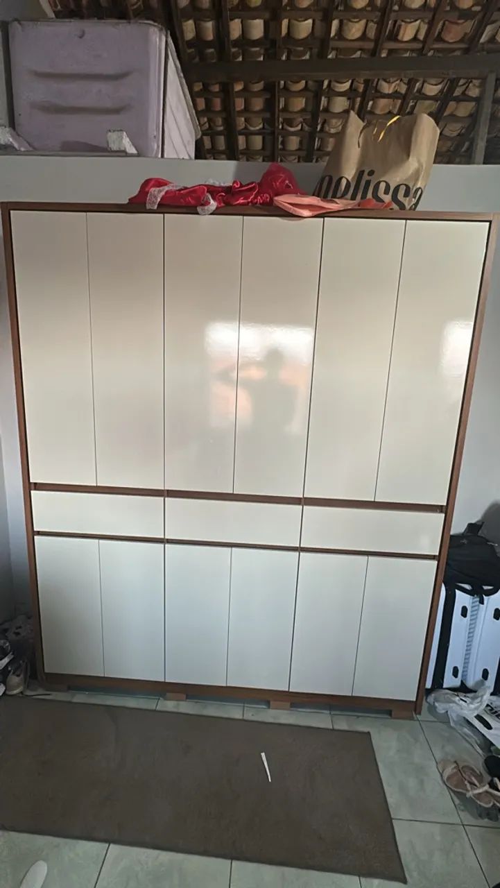 Guarda roupa com apenas 5 meses de uso