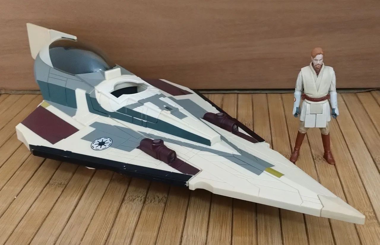Star Wars - Nave Starfighter e Obi-Wan Kenobi 