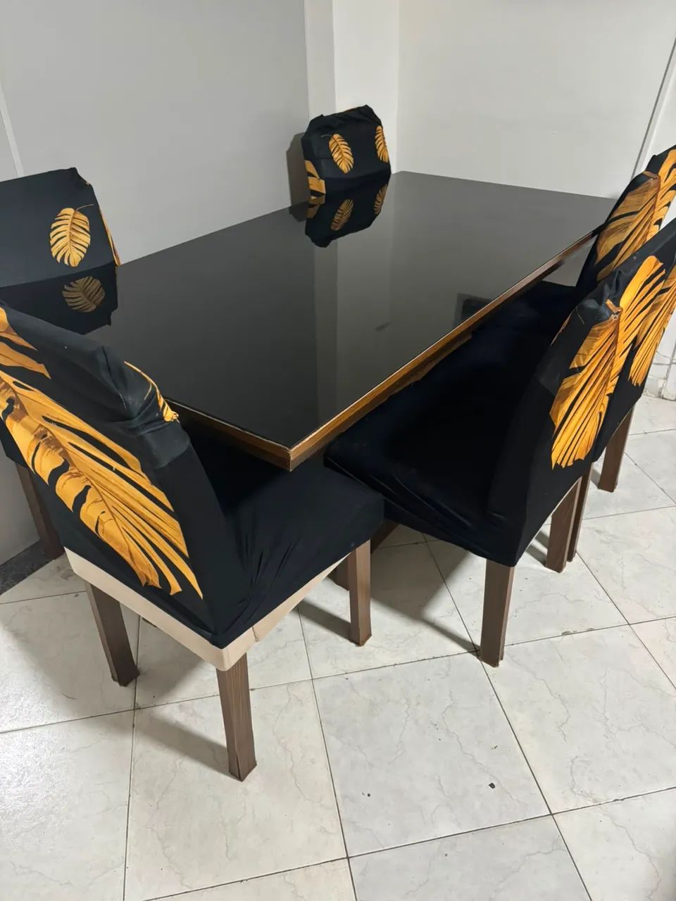 Mesa 6 cadeiras