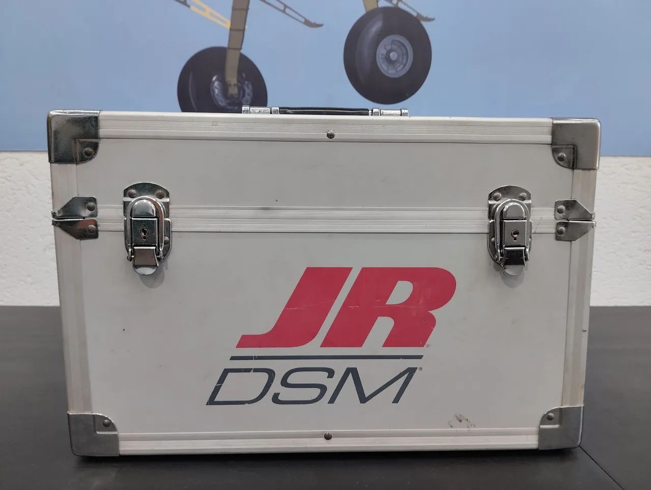 Caixa para rádios jR  aeromodelo 