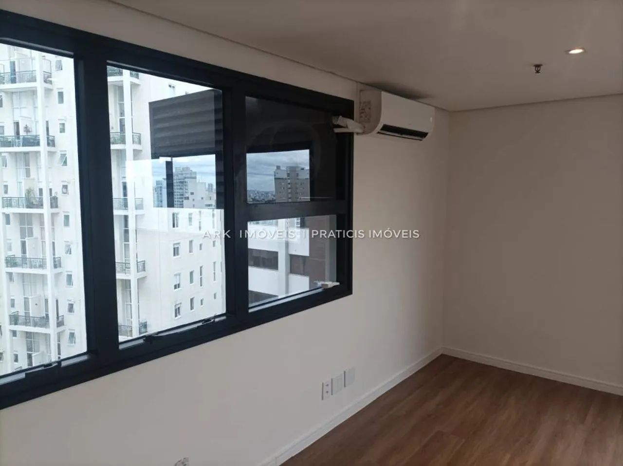 Sala Comercial a Passos do Metrô Vila Mariana, 39 m² com Vaga. - Foto 4