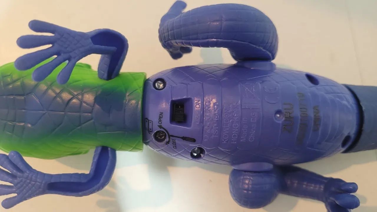 Brinquedo robótico lagarto ZURU