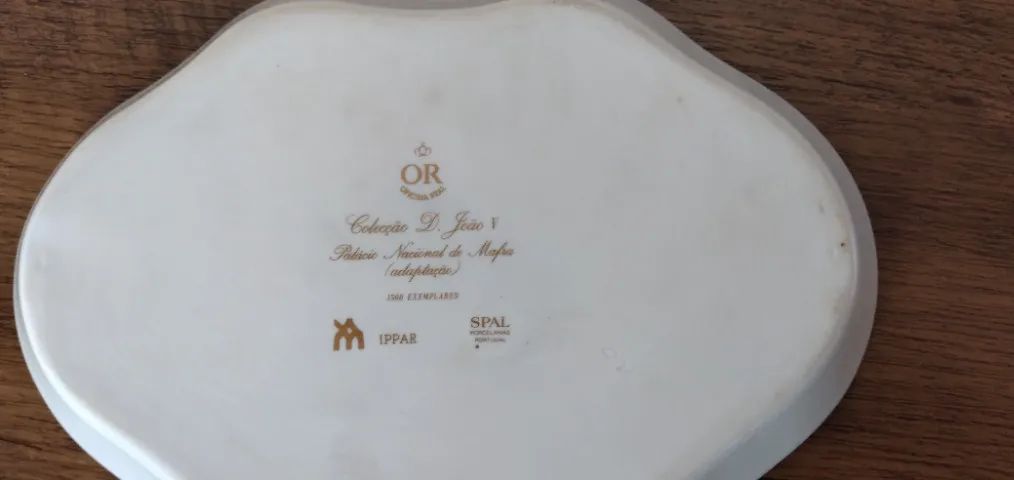 Travessa em Porcelana Portuguesa - Foto 2
