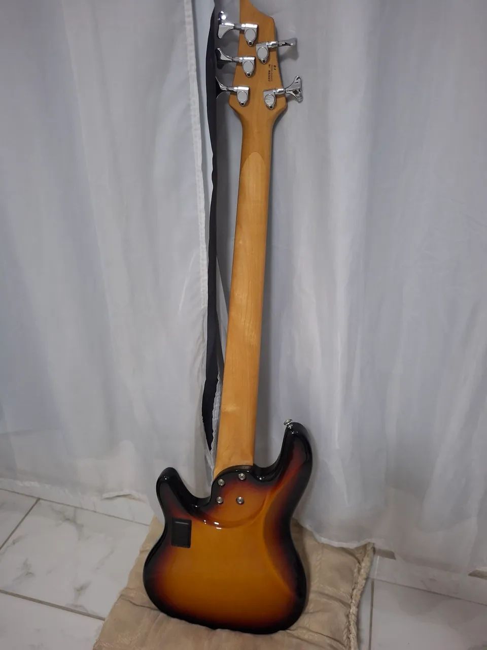 Baixo 5 cordas tagima b2  - Foto 5