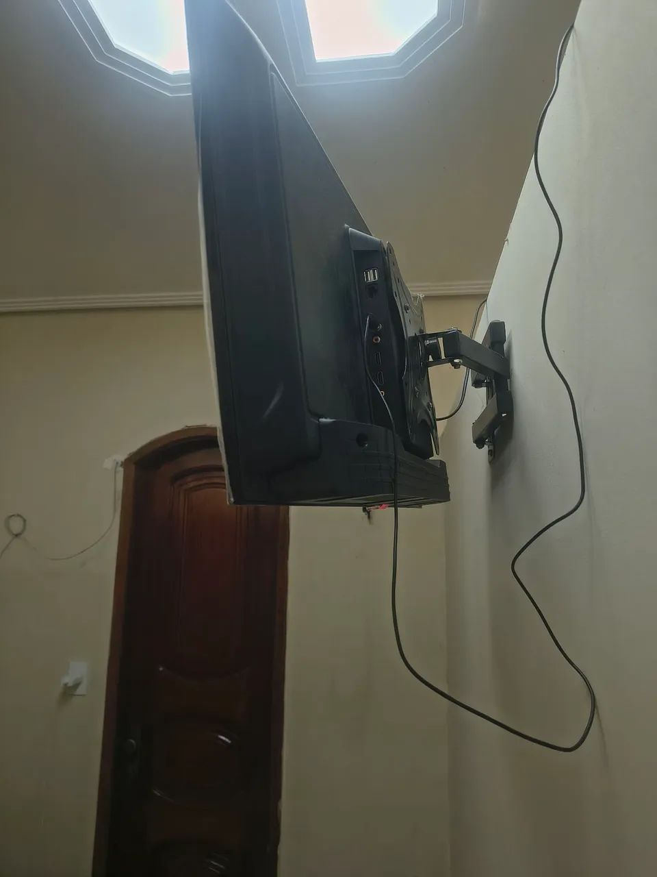 Vendo TV 32 polegadas semi nova  - Foto 2