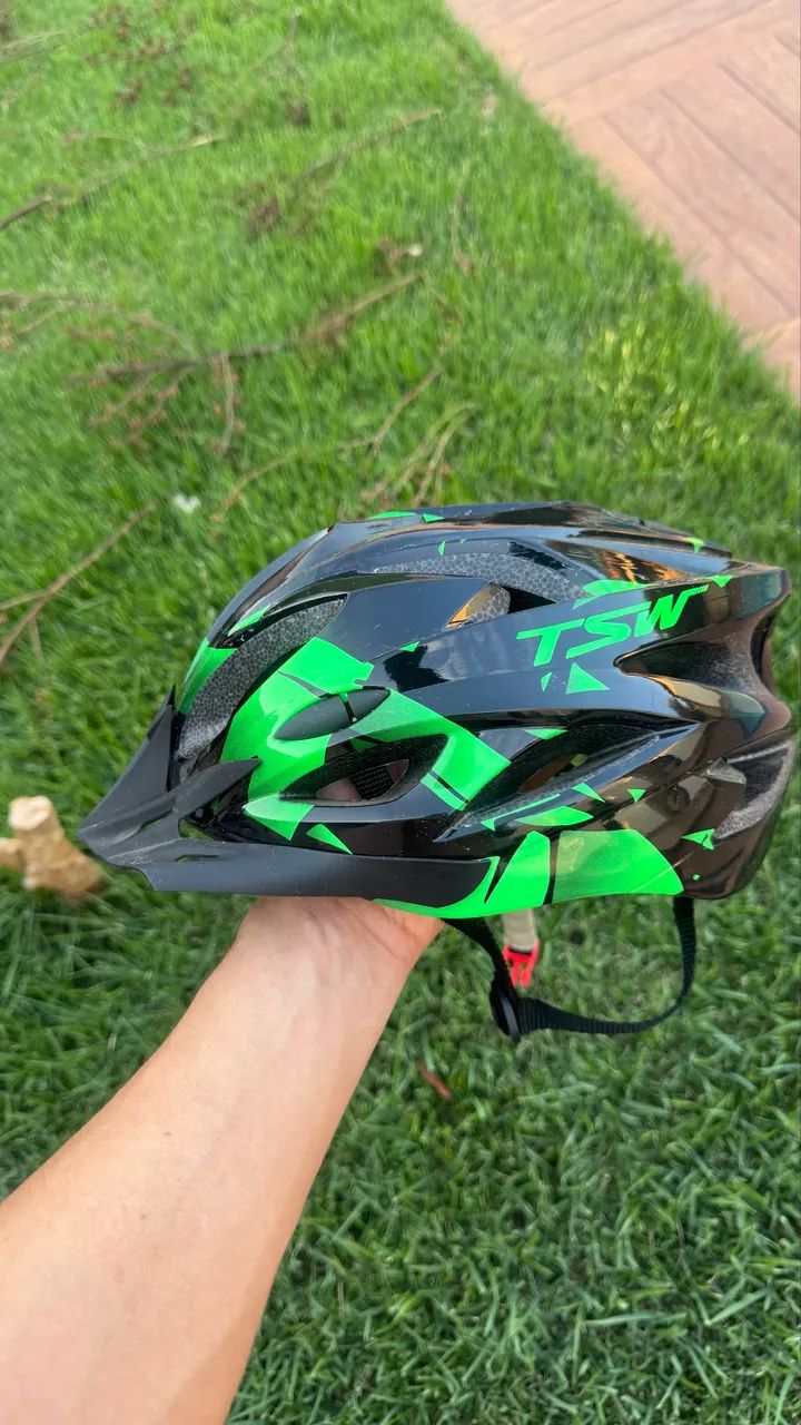 Capacete TSW pouco usado 