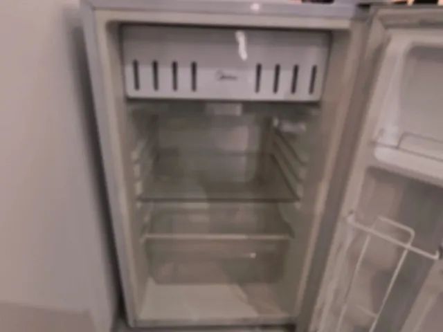 Frigobar 120 litros Midea Funcionando perfeitamente - Foto 3