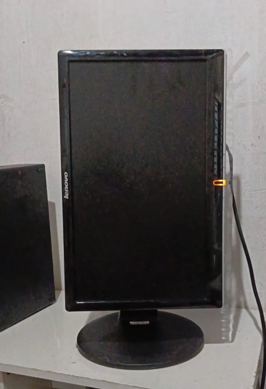 Monitor Lenovo 19 Polegadas entradas VGA e DVI  - Foto 4